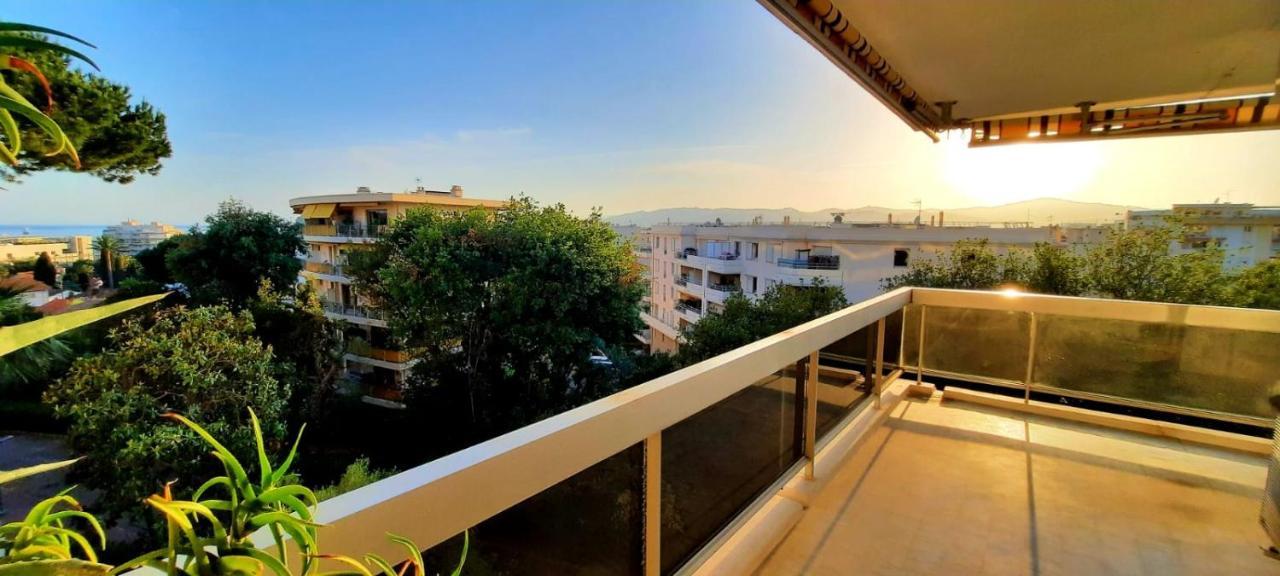 Superbe Climatise Proche Plages, Grande Terrasse Et Parking Prive * Antibes